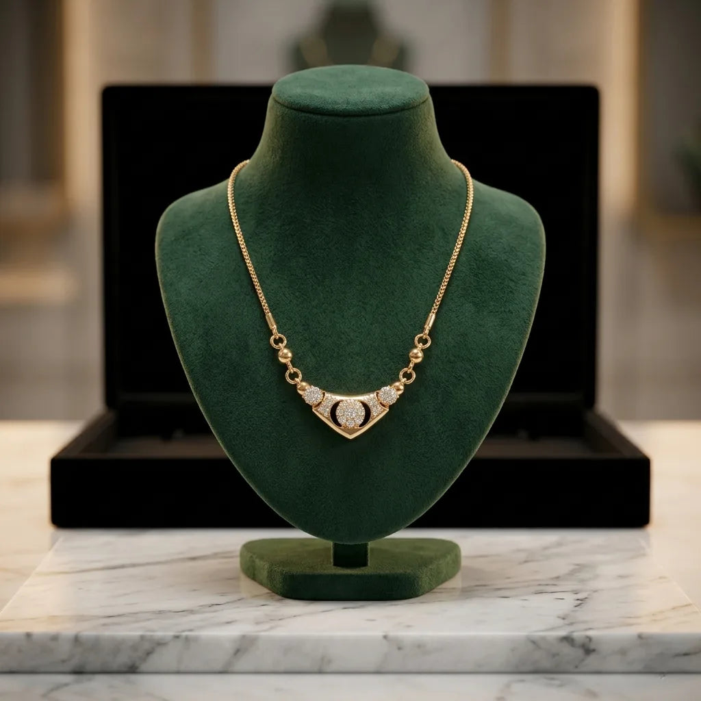 Timeless Golden Grace Necklace for Ladies. 😺