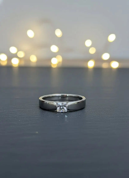 Attractive silver ring for males best for functions and casual wear