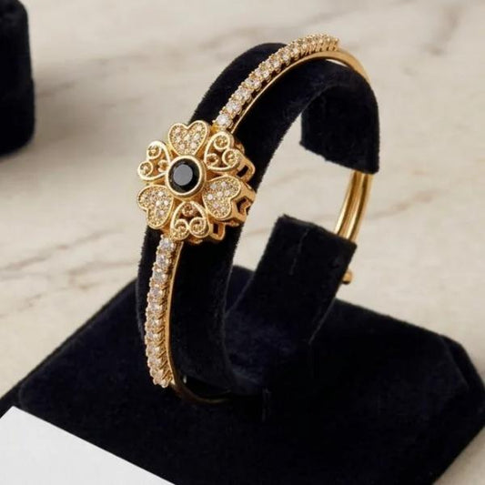 Floral Shape Eternal Shine Braclet for Special Occassions👸
